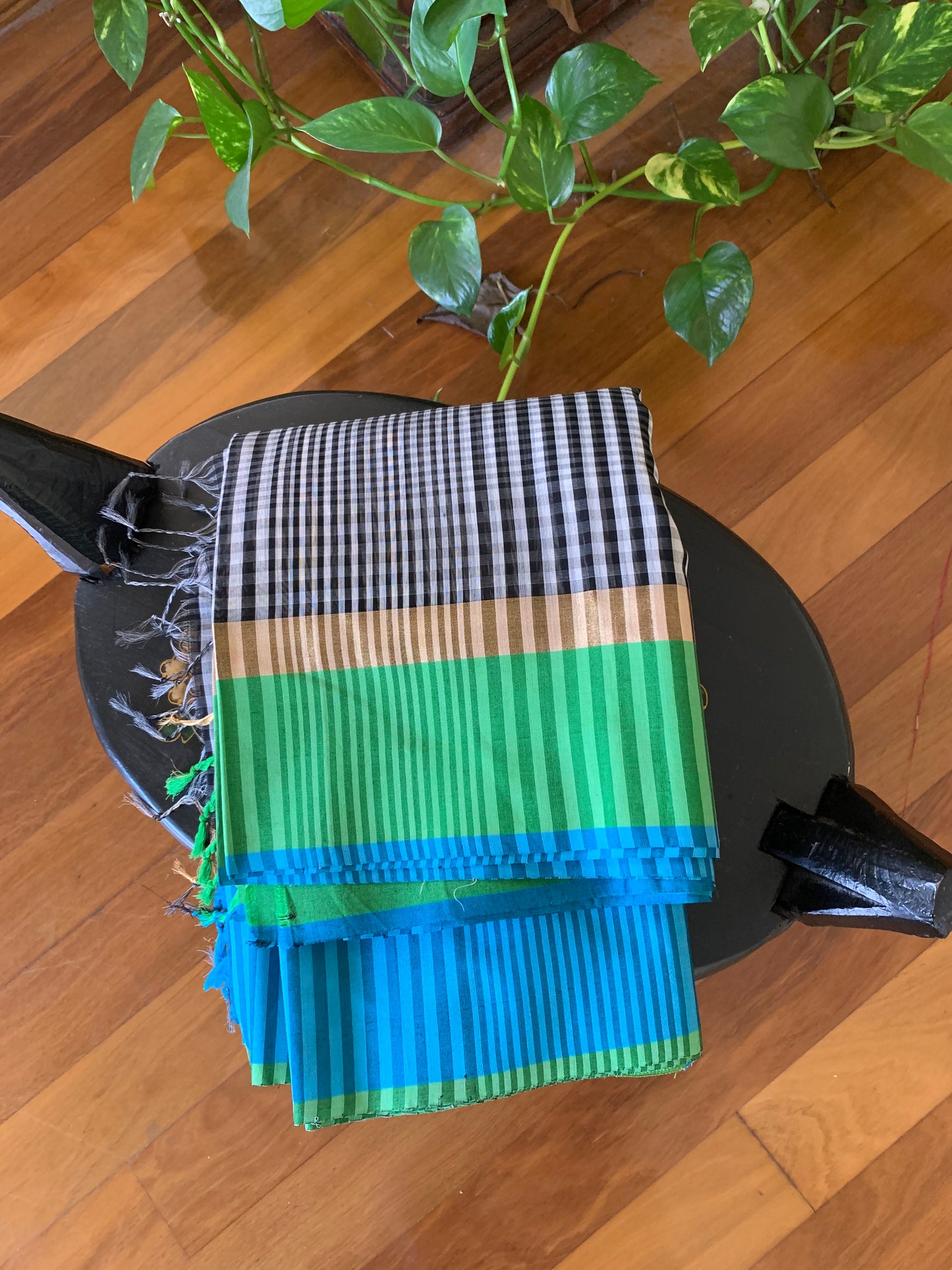 HANDWOVEN Designer Maheswari silk saree in BLACK