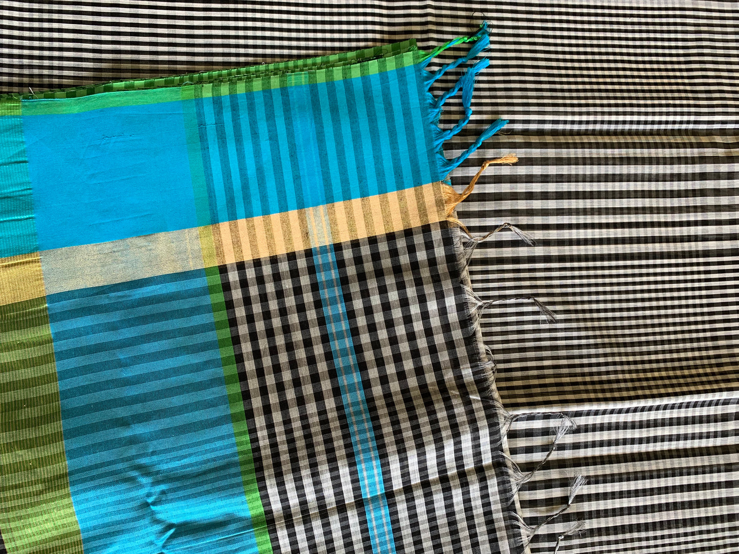 HANDWOVEN Designer Maheswari silk saree in BLACK