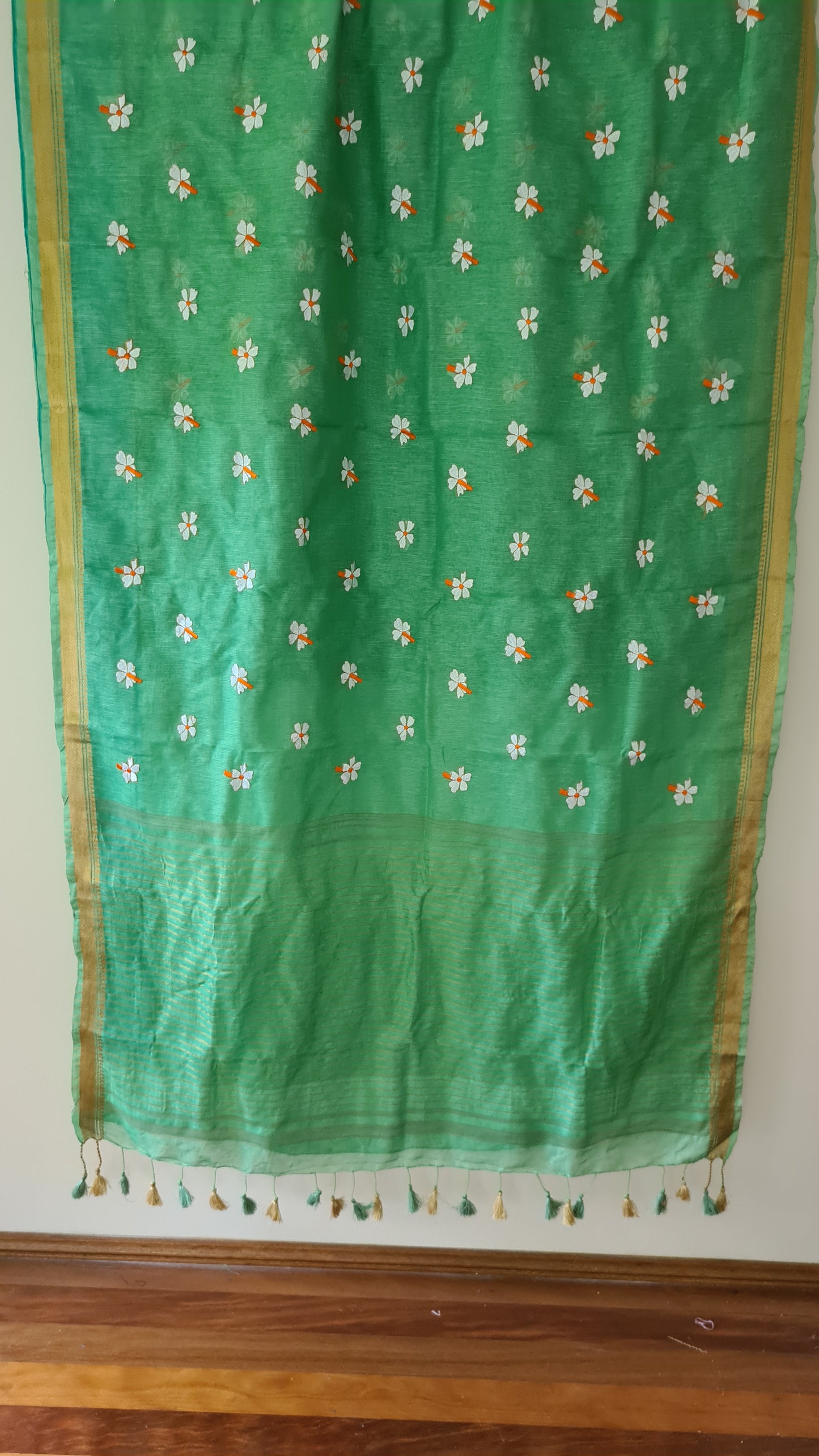 HANDWOVEN Parijat in Green Silk Linen