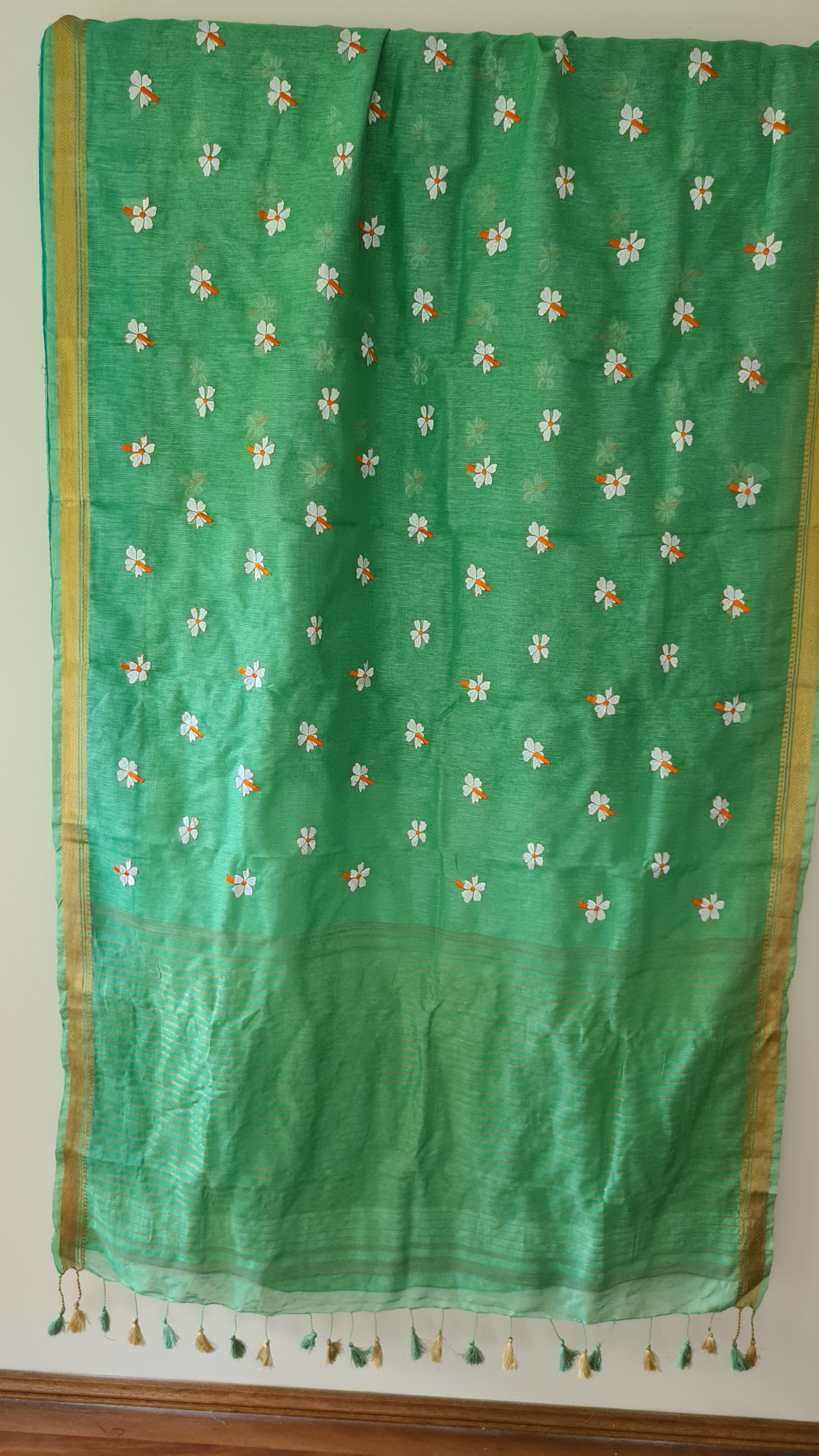 HANDWOVEN Parijat in Green Silk Linen