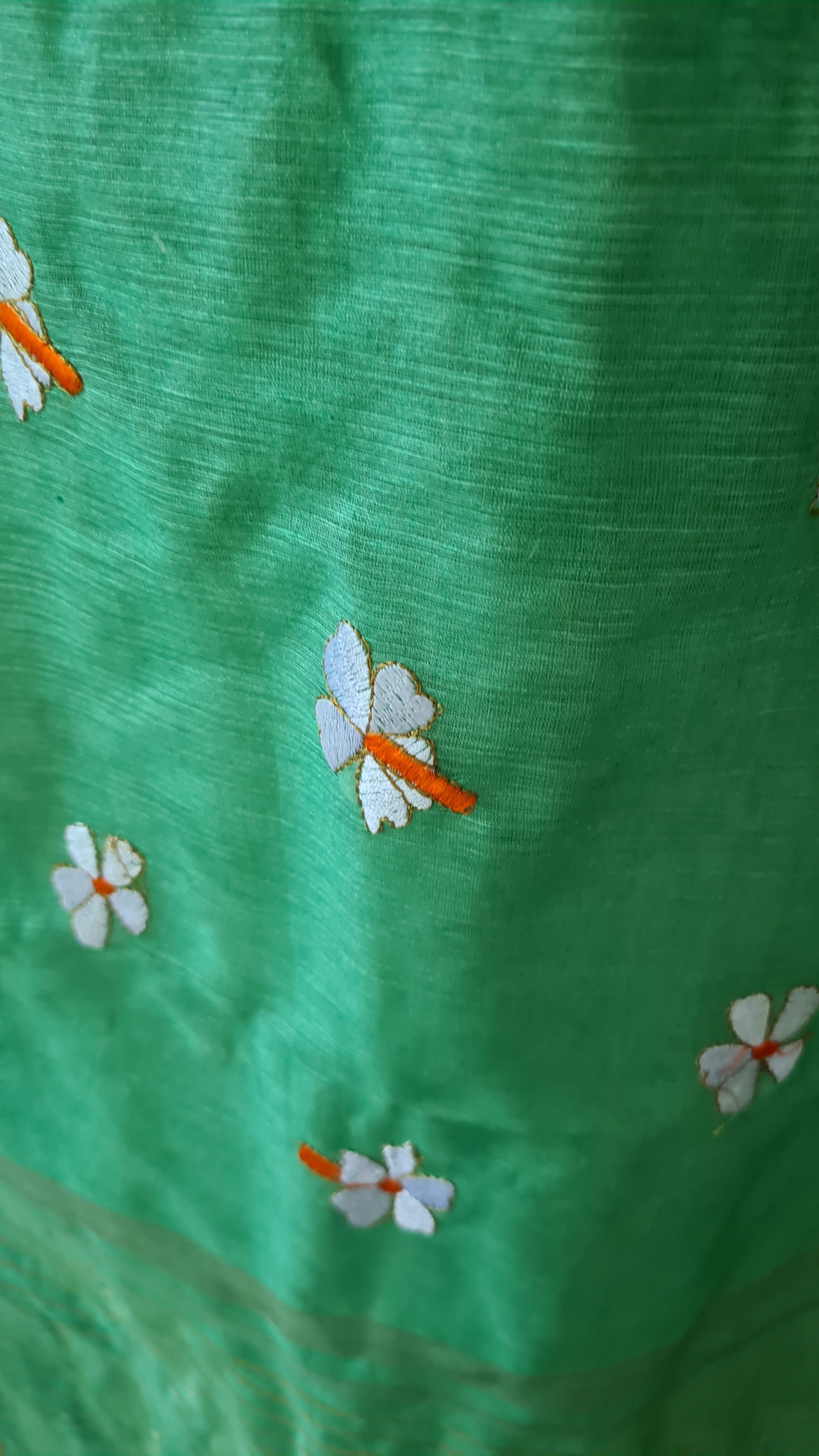 HANDWOVEN Parijat in Green Silk Linen